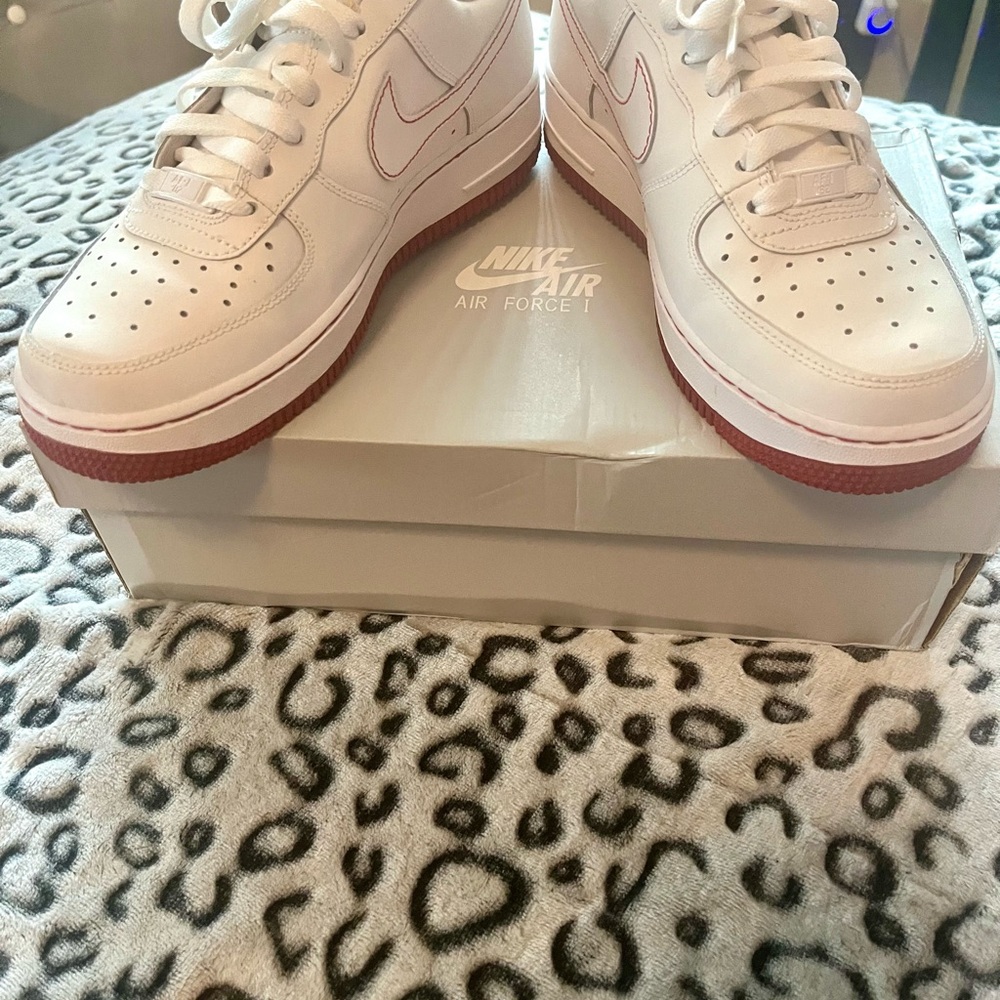 Nike Kids White and Red Sneakers - Picture 5 of 5